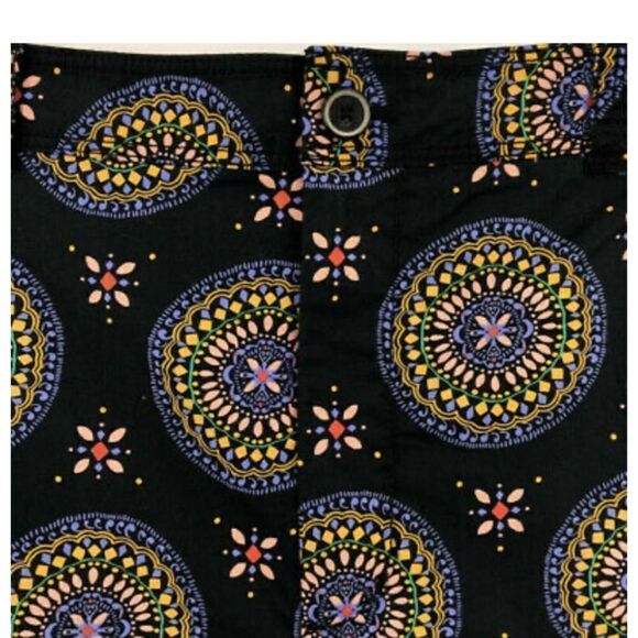 Maeve Black Motif Medallion Abstract City Short - Picture 12 of 12
